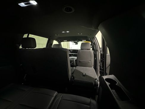 Certified 2025 Chevrolet Suburban Z71 image 22