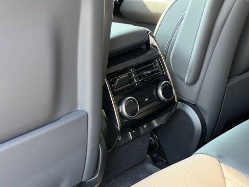 New 2025 Land Rover Range Rover Sport Dynamic SE AWD/4WD image 17