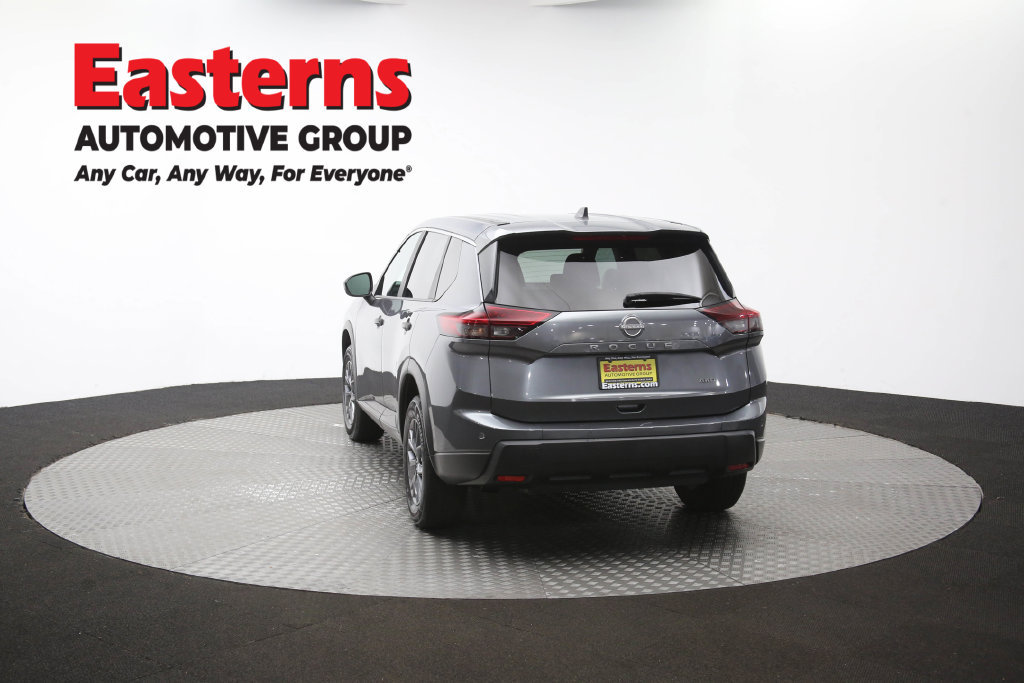 Used 2024 Nissan Rogue S AWD/4WD image 38