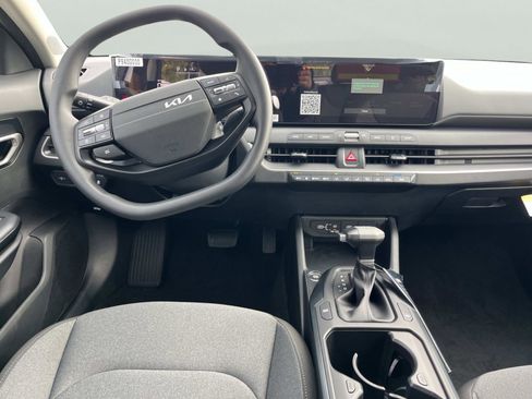 New 2025 Kia K4 LXS FWD image 12