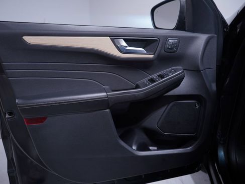 Used 2022 Ford Escape Titanium w/ Titanium Elite Package image 16