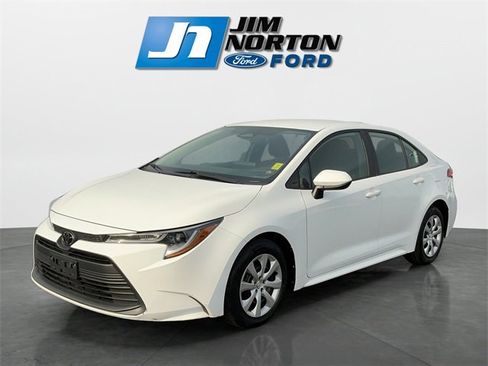 Used 2024 Toyota Corolla LE image 7
