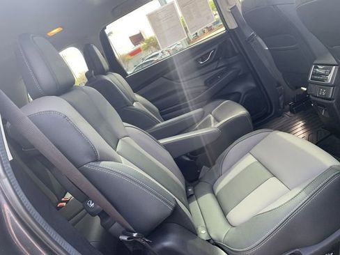 Used 2024 Subaru Ascent Onyx Edition image 12