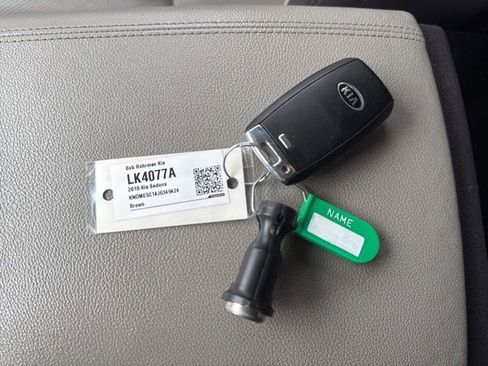 Used 2018 Kia Sedona SX Limited FWD image 21