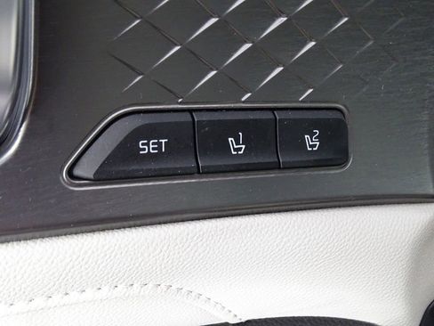 Used 2022 Kia Sorento SX image 22