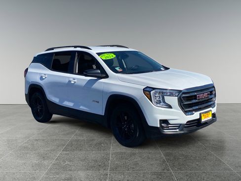 Used 2024 GMC Terrain AT4 AWD/4WD image 7