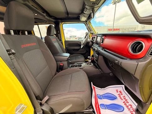 Used 2023 Jeep Gladiator Rubicon w/ Cold Weather Group image 18