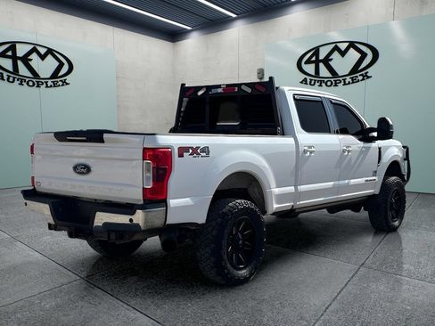 Used 2018 Ford F250 Lariat w/ Lariat Ultimate Package AWD/4WD image 3