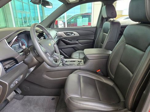 Used 2023 Chevrolet Traverse LT AWD/4WD image 9