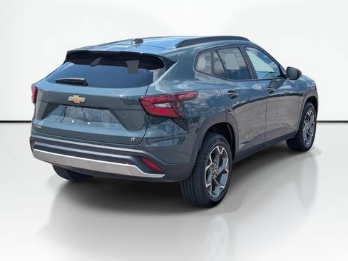 Used 2025 Chevrolet Trax LT FWD image 7
