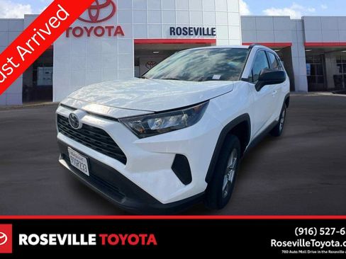 Used 2022 Toyota RAV4 LE AWD/4WD image 1