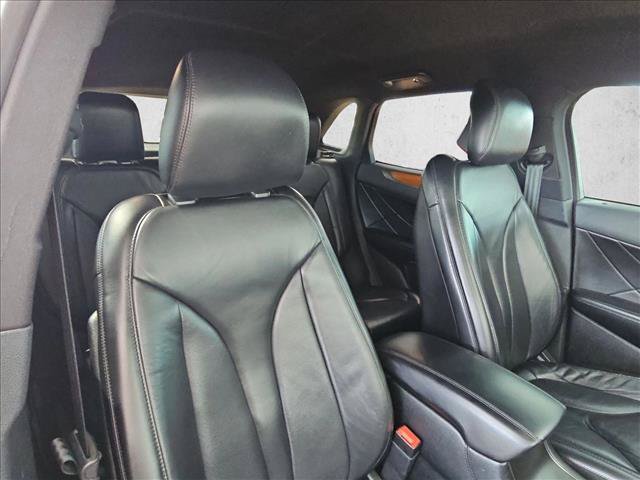 Used 2018 Lincoln MKC Select w/ Select Plus Package FWD image 16