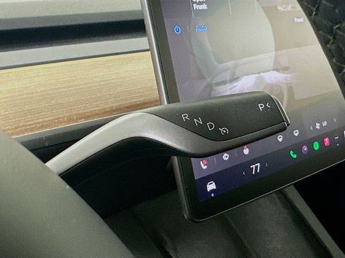 Used 2024 Tesla Model Y Performance image 23