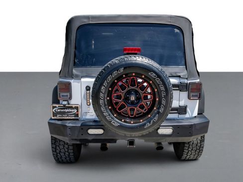 Used 2016 Jeep Wrangler Unlimited Sahara w/ Connectivity Group AWD/4WD image 55