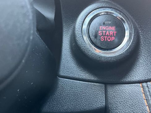 Used 2021 Subaru Crosstrek 2.0i Premium w/ Moonroof Package image 18