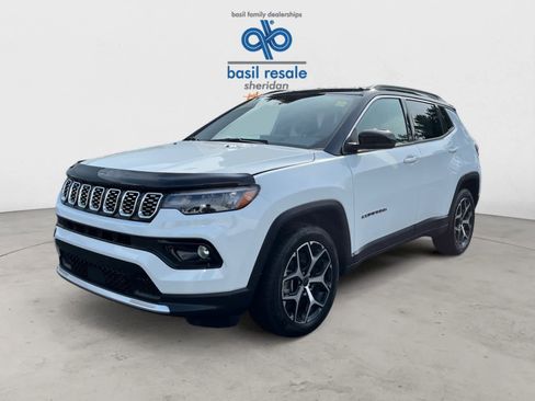 Used 2025 Jeep Compass Limited AWD/4WD image 2