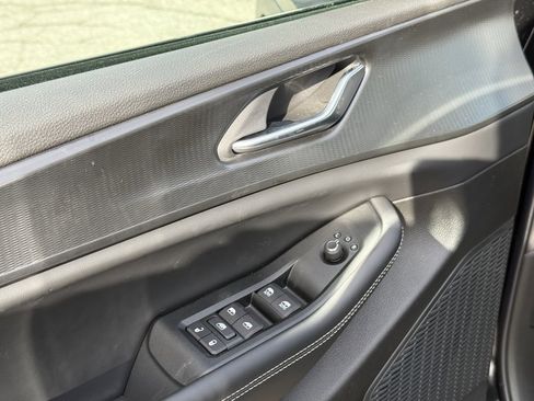 New 2025 Jeep Grand Cherokee L Altitude image 10