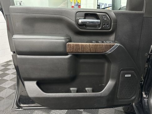Used 2022 GMC Sierra 2500 Denali w/ Denali Black Diamond Edition image 19