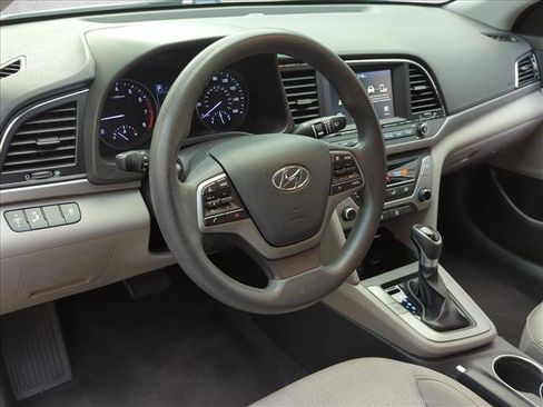 Used 2018 Hyundai Elantra SEL FWD image 9