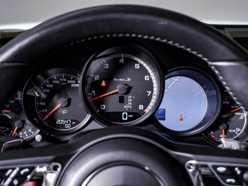 Used 2019 Porsche 911 Turbo S image 24