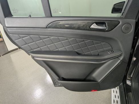 Used 2016 Mercedes-Benz GL 550 4MATIC image 15