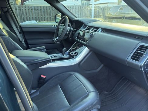 Used 2021 Land Rover Range Rover Sport HST image 9