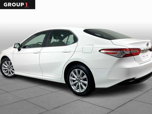 Used 2018 Toyota Camry LE image 11