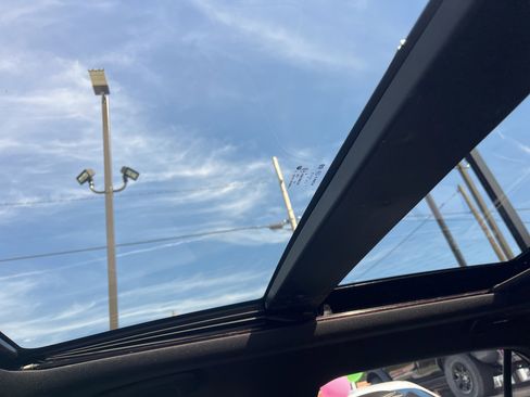 Used 2023 Chrysler 300 S image 23