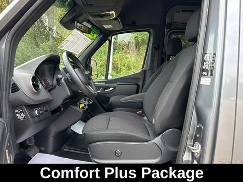 Used 2024 Mercedes-Benz Sprinter 3500 image 9