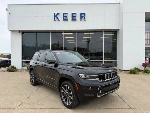 Used 2023 Jeep Grand Cherokee Overland AWD/4WD image 1
