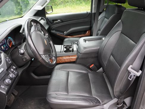 Used 2020 Chevrolet Suburban Premier AWD/4WD image 6