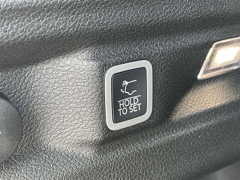 New 2025 Jeep Grand Cherokee L Laredo w/ Luxury Tech Group I image 30