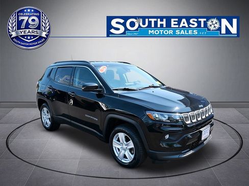 Used 2022 Jeep Compass Latitude w/ Convenience Group AWD/4WD image 2