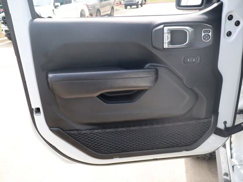 Used 2019 Jeep Wrangler Unlimited Sport S AWD/4WD image 12