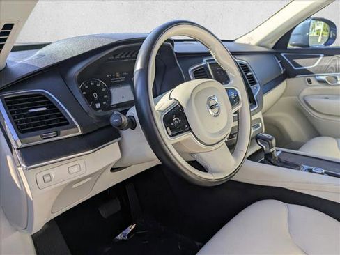Used 2020 Volvo XC90 T5 Momentum w/ Protection Package Premier image 10