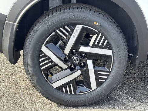 New 2026 Nissan Kicks SV w/ SV Premium Package image 7