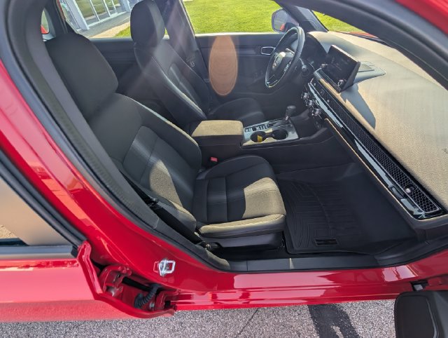 Used 2023 Honda Civic Sport image 3