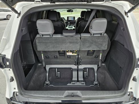 Used 2022 Toyota Sienna XSE image 18