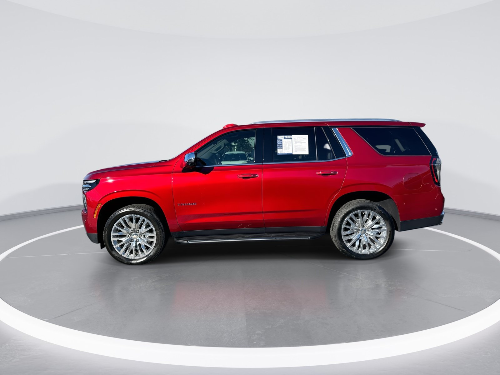 Used 2025 Chevrolet Tahoe Premier AWD/4WD image 6