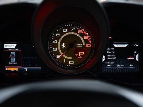 Used 2021 Ferrari F8 Tributo image 20