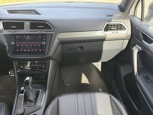 Used 2024 Volkswagen Tiguan SE R-Line AWD/4WD image 16