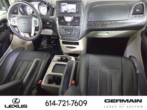 Used 2016 Chrysler Town & Country Touring w/ Driver Convenience Group FWD image 31