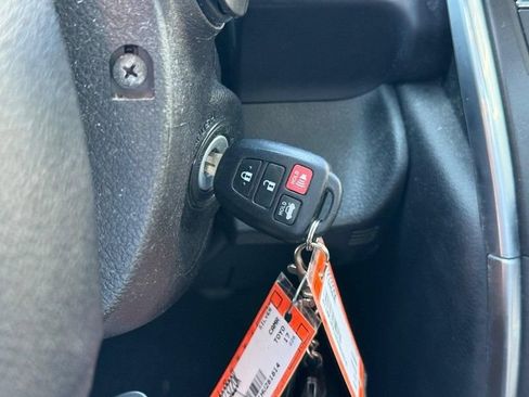 Used 2017 Toyota Camry SE FWD image 30