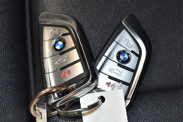 Used 2020 BMW 330i xDrive Sedan w/ Convenience Package AWD/4WD image 28