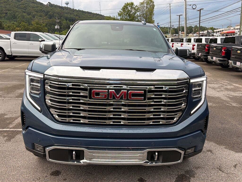 Used 2026 GMC Sierra 1500 Denali w/ Denali Reserve Package AWD/4WD image 5