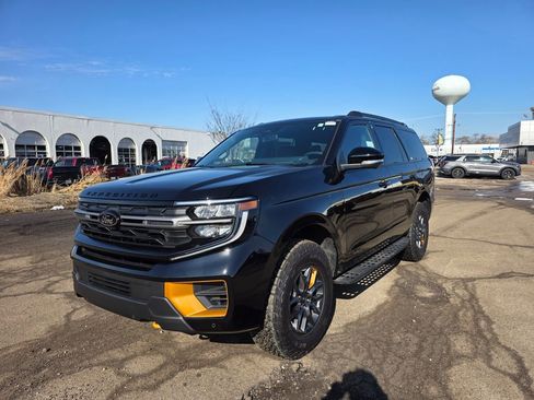 New 2025 Ford Expedition Tremor image 3