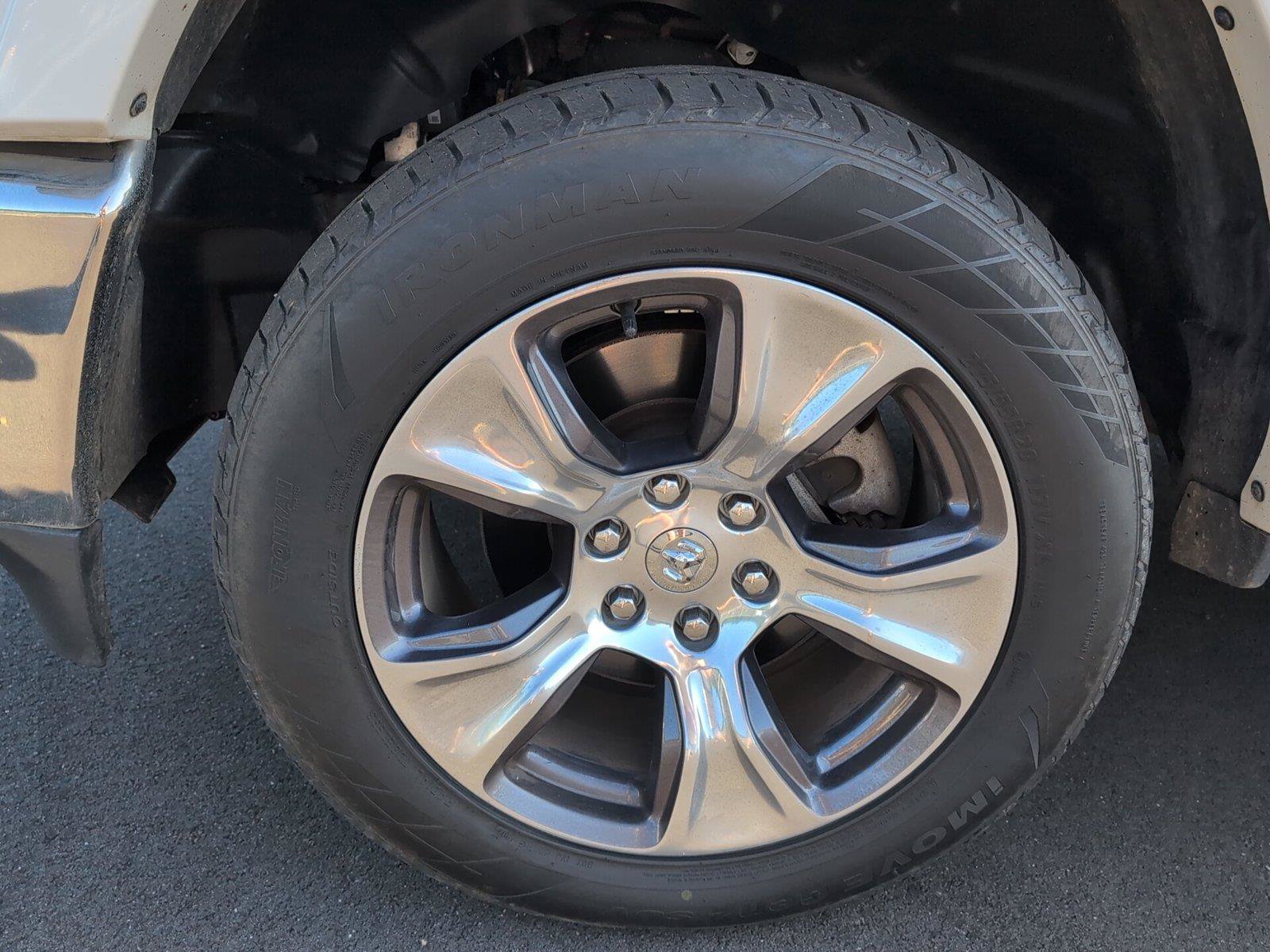 Used 2019 RAM 1500 Laramie AWD/4WD image 9