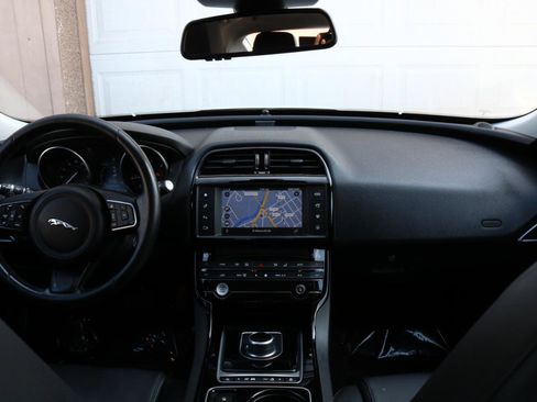 Used 2017 Jaguar XE Premium AWD/4WD image 36