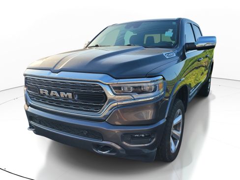 Used 2022 RAM 1500 Limited w/ Body Color Bumper Group AWD/4WD image 3