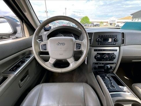 Used 2007 Jeep Grand Cherokee Laredo AWD/4WD image 9